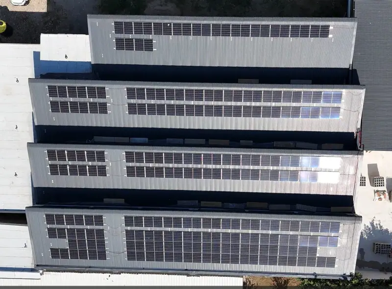 Impianto fotovoltaico su copertura industriale